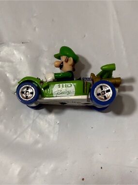 Mario Kart Luigi 1UP Hot Wheels Toy Car